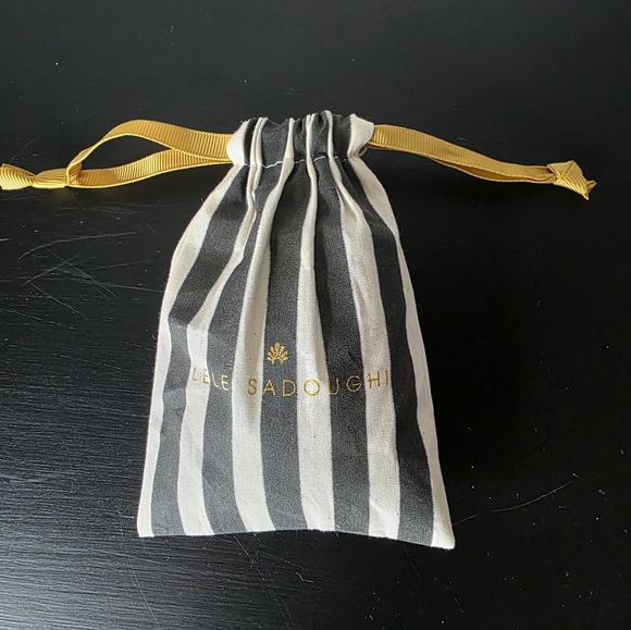 NWT Lele Sadoughi White Mother of Pearl Wallflower Button Post Earrings - Picture 5 of 7